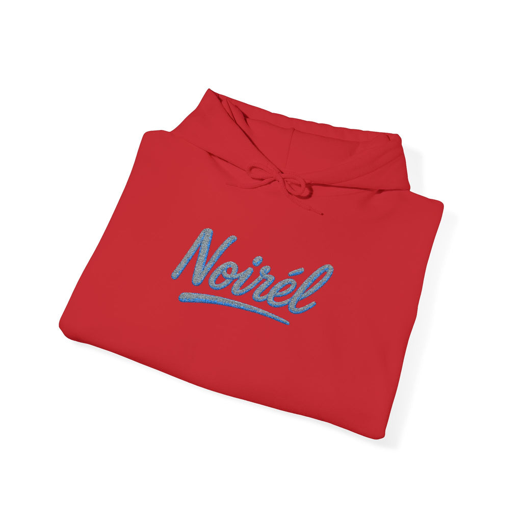 NOIRÉL Script Hoodie – Hellblau gesticktes Logo