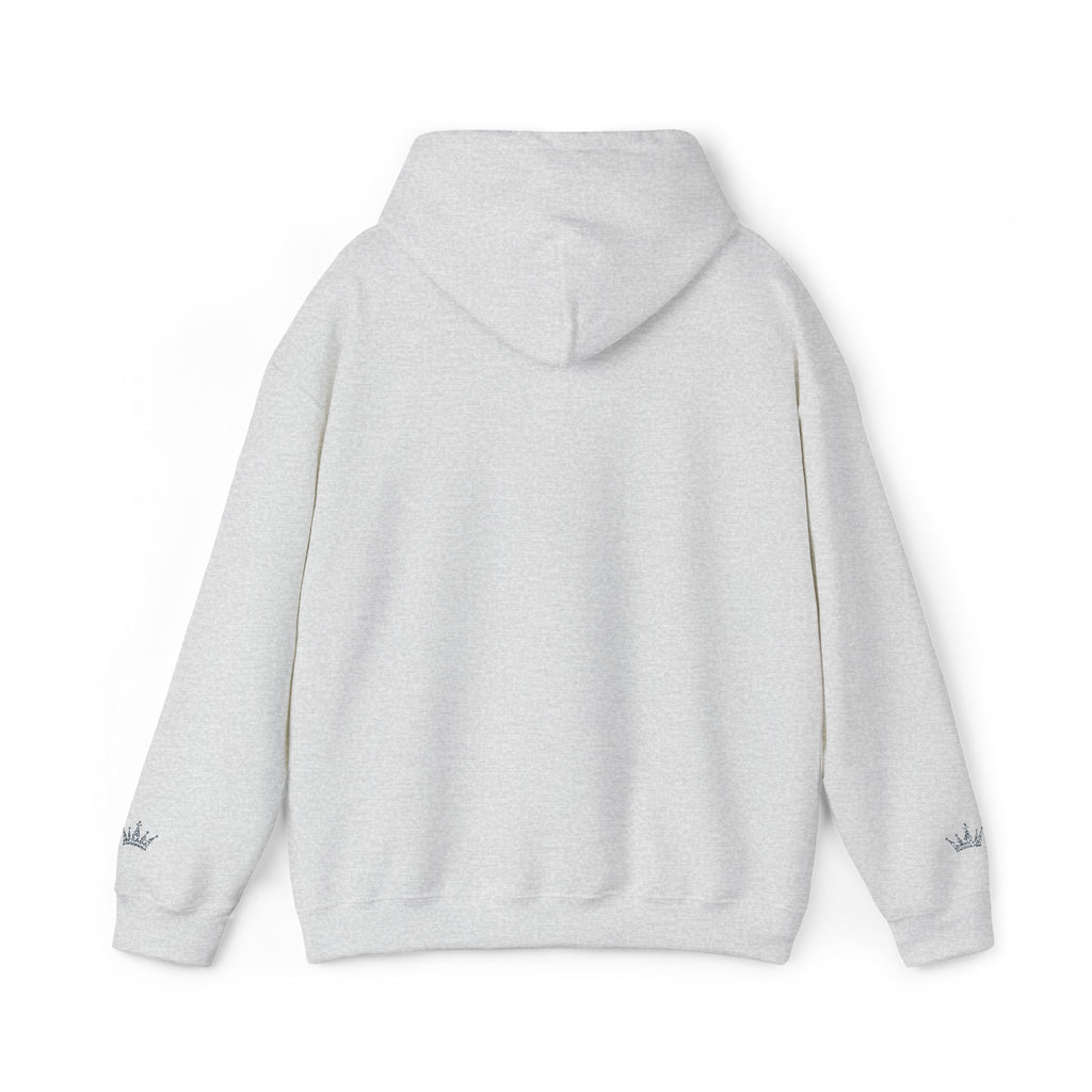 NOIRÉL Script Hoodie – Hellblau gesticktes Logo