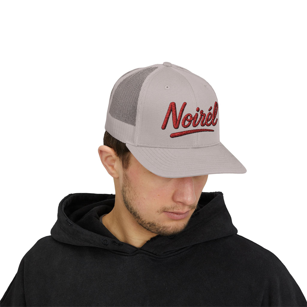 NOIRÉL Trucker Cap – Red Script