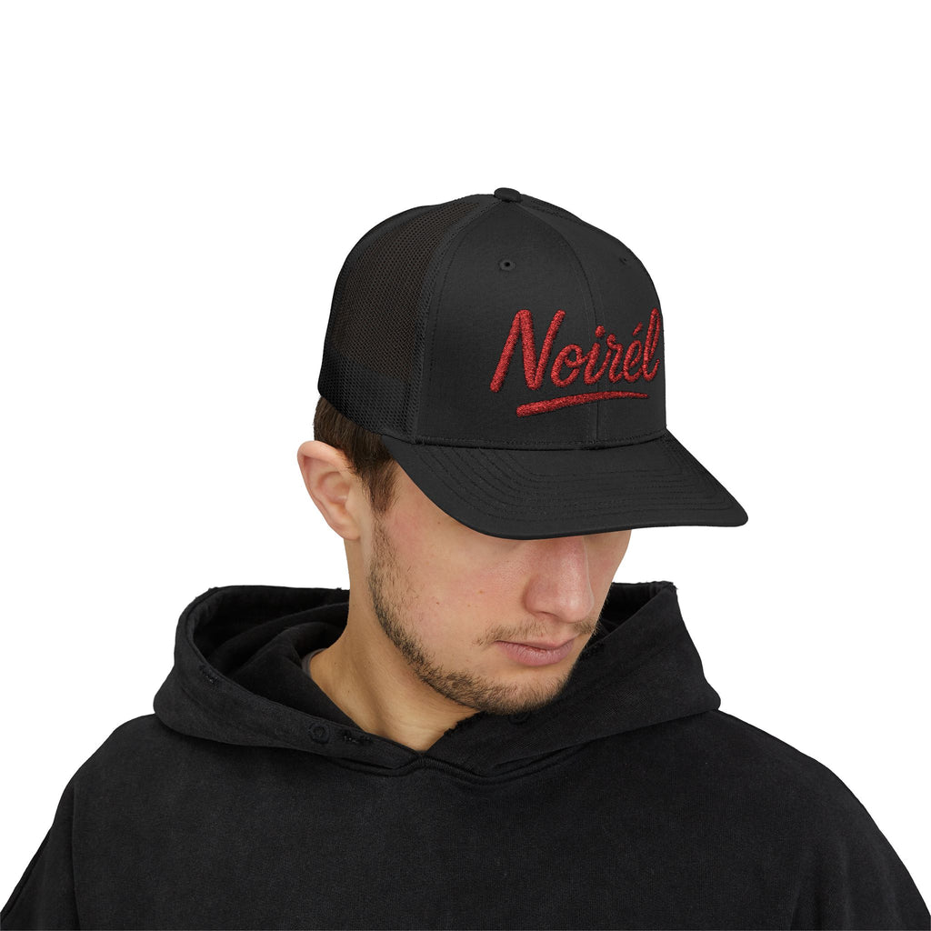 NOIRÉL Trucker Cap – Red Script