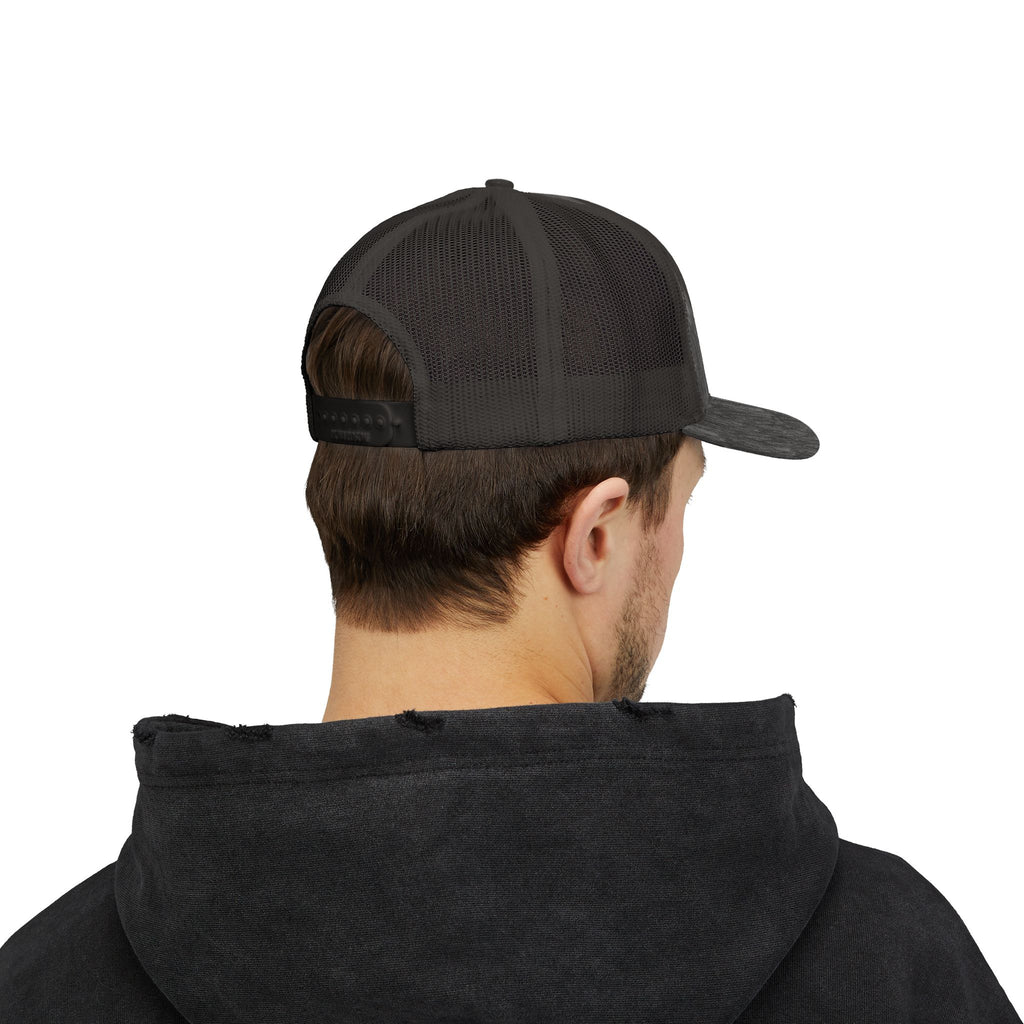 NOIRÉL Trucker Cap – Red Script