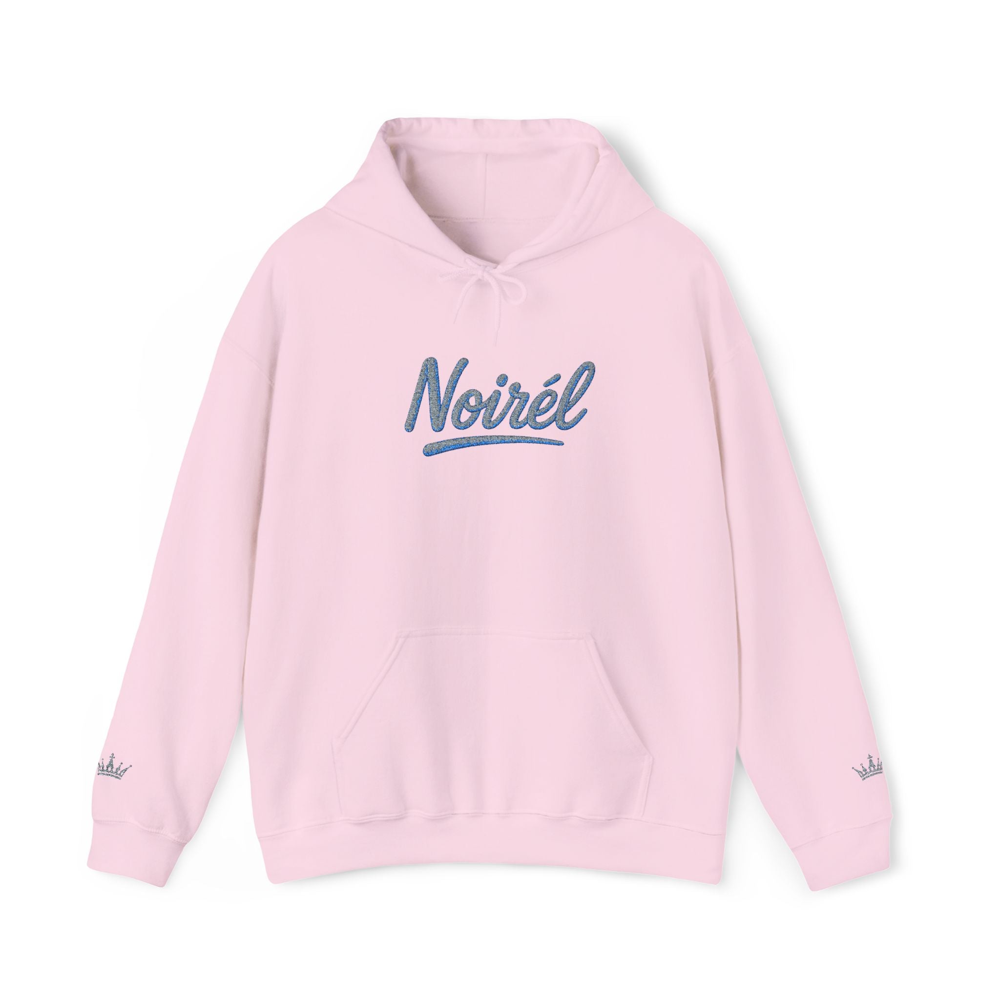 NOIRÉL Script Hoodie – Hellblau gesticktes Logo