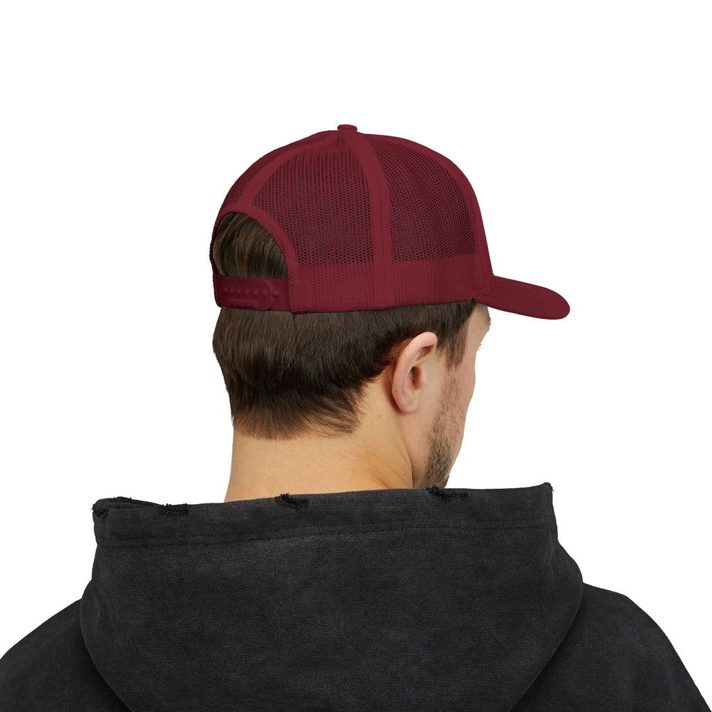 NOIRÉL Trucker Cap – Red Script