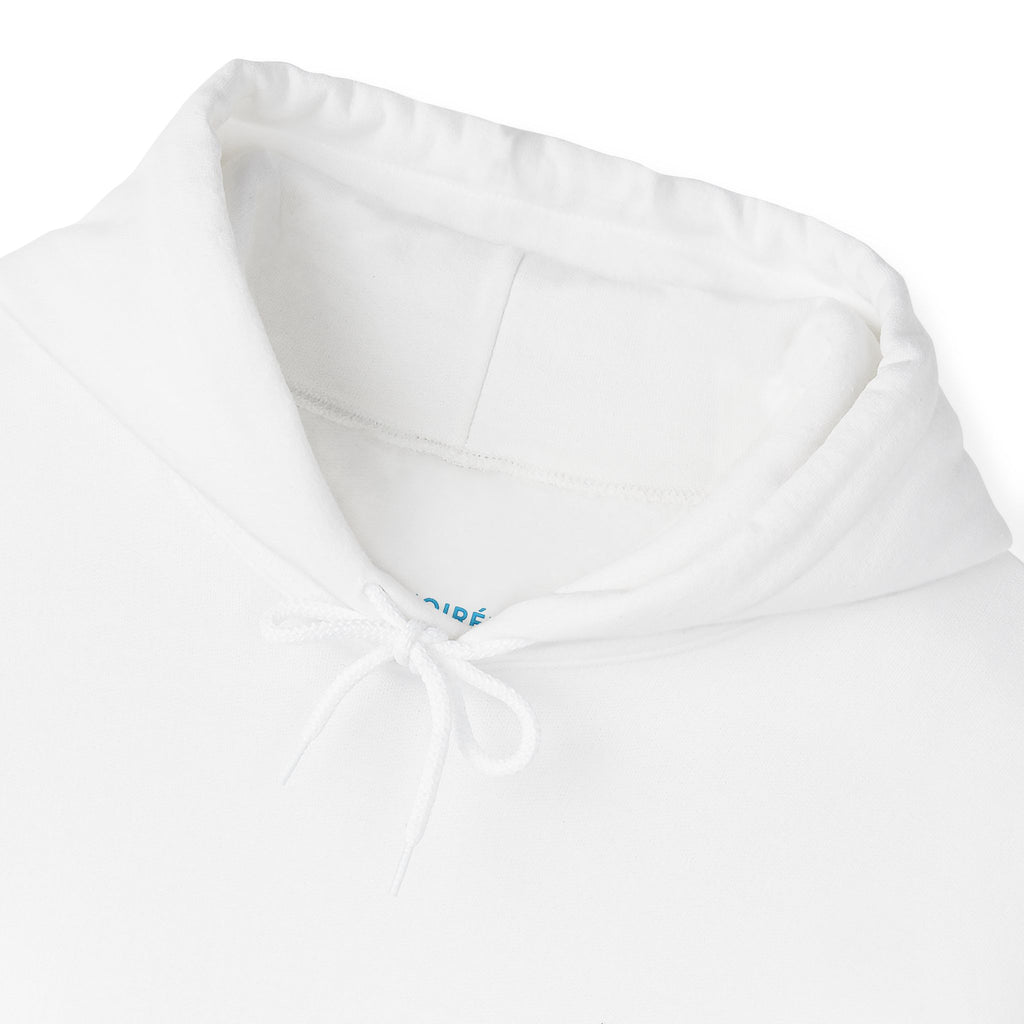 NOIRÉL Script Hoodie – Hellblau gesticktes Logo
