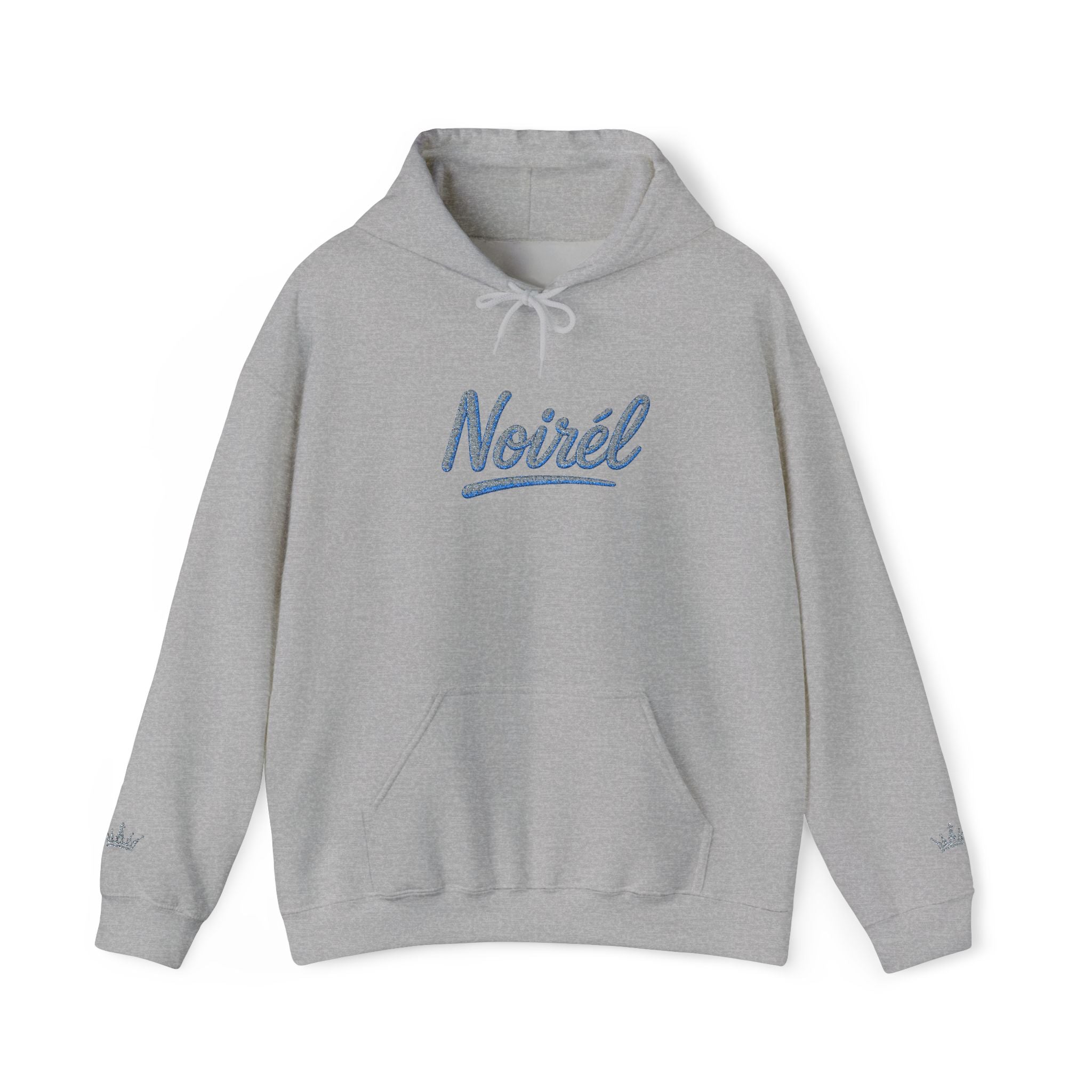 NOIRÉL Script Hoodie – Hellblau gesticktes Logo
