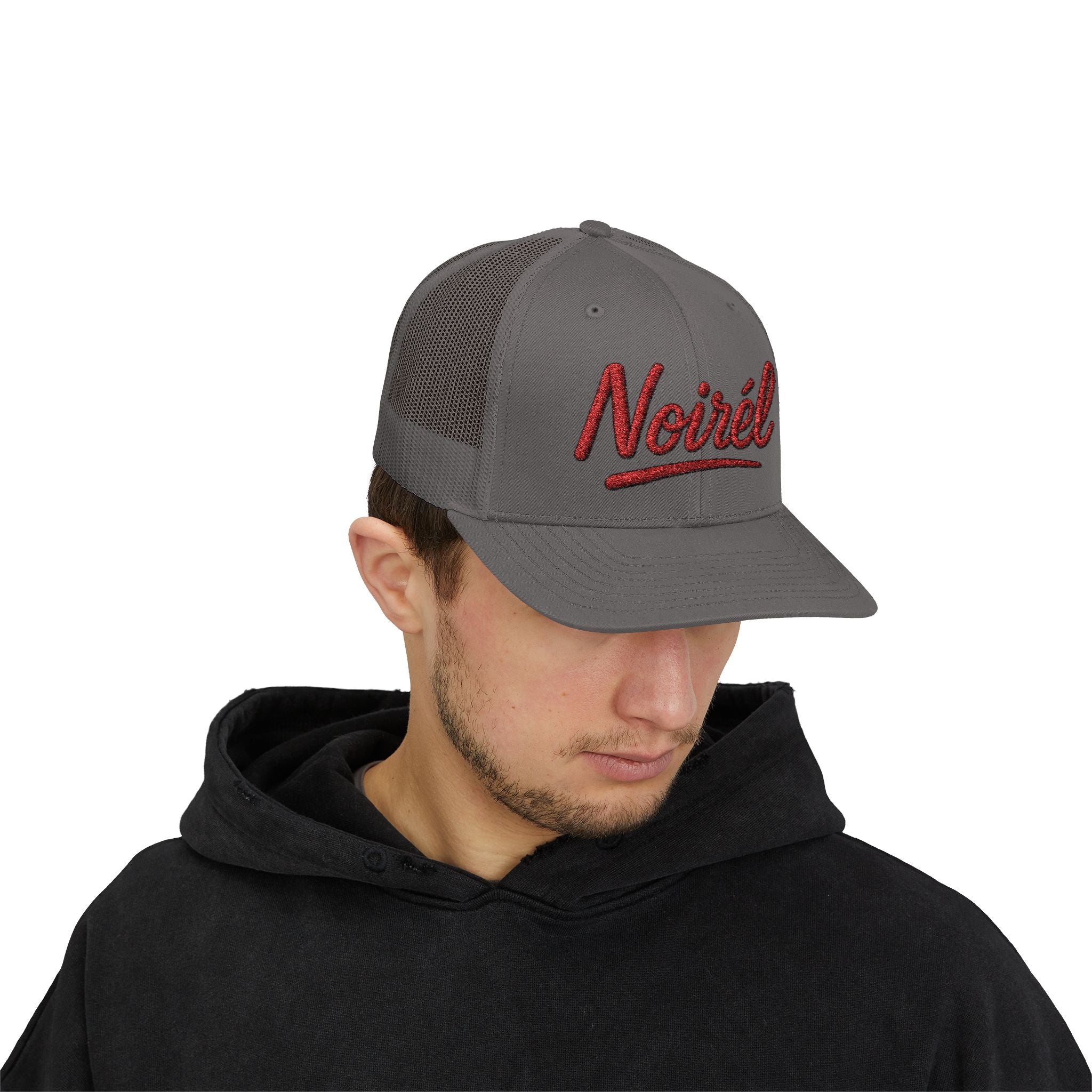 NOIRÉL Trucker Cap – Red Script