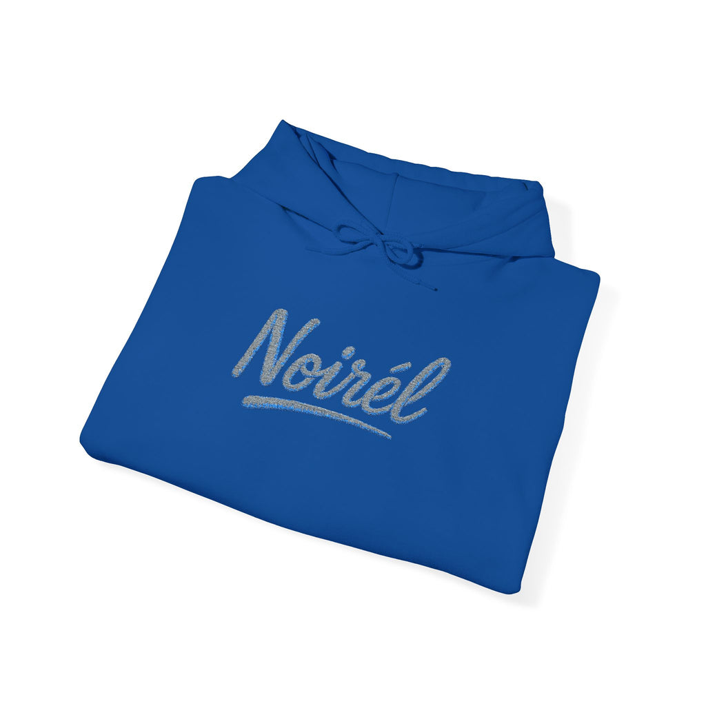 NOIRÉL Script Hoodie – Hellblau gesticktes Logo