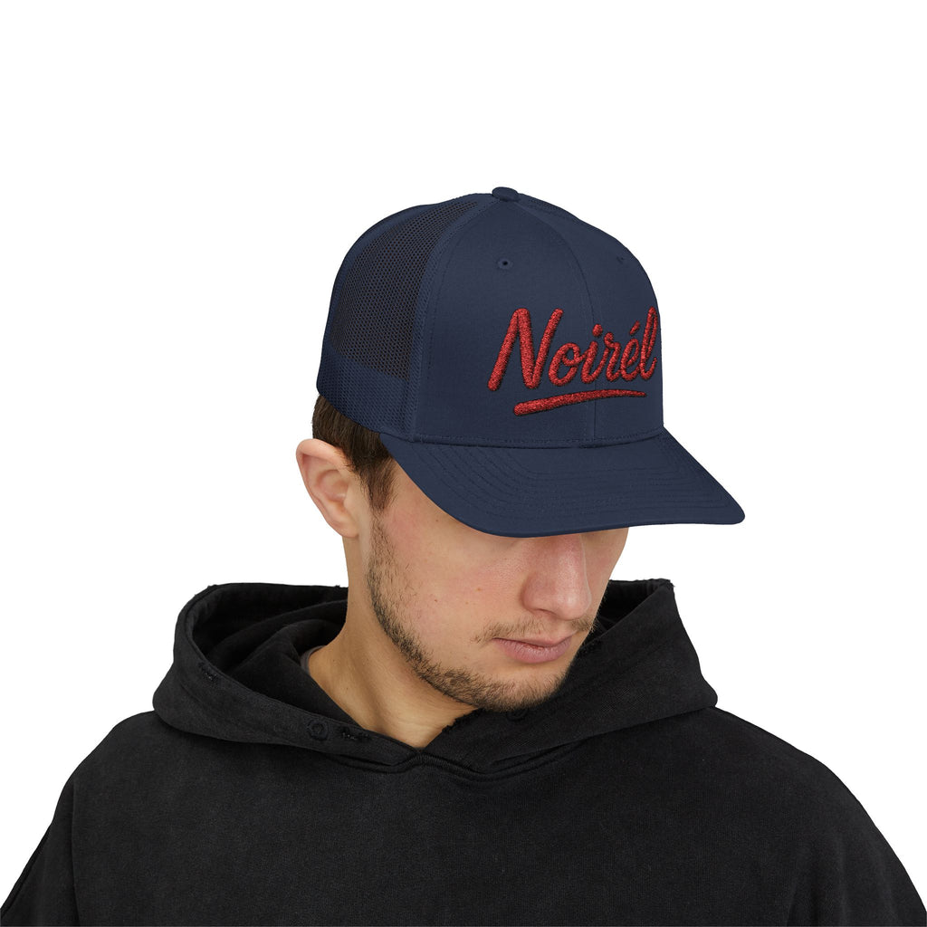 NOIRÉL Trucker Cap – Red Script
